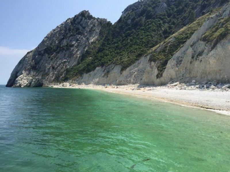 Hotel Le Cave Sirolo Luaran gambar