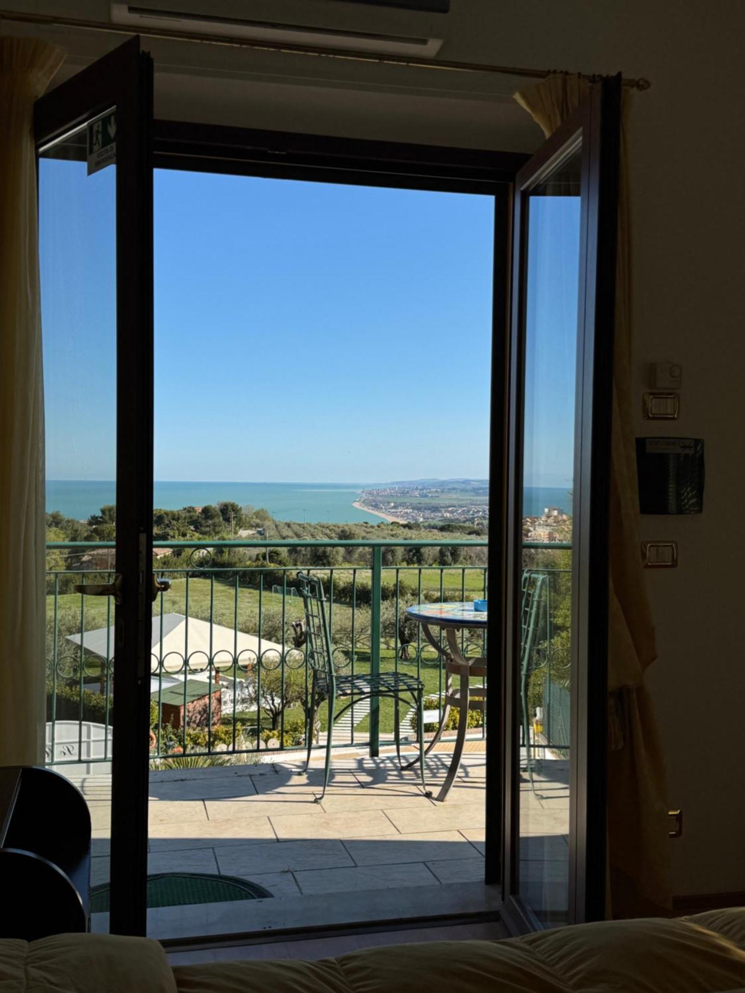 Hotel Le Cave Sirolo Luaran gambar
