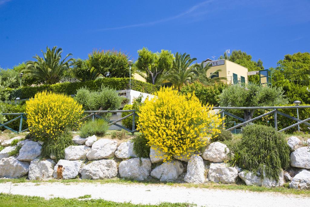 Hotel Le Cave Sirolo Luaran gambar